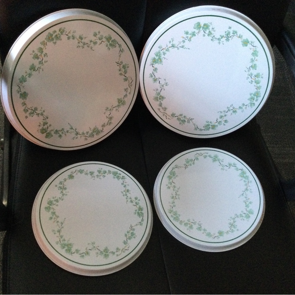 Set of 4 Round Cake/Tin Lids with Green Ivy Wreath Design